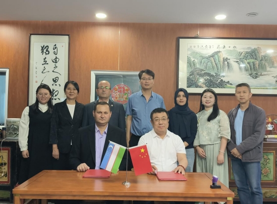 中亚首个汉学中心落地乌兹别克斯坦