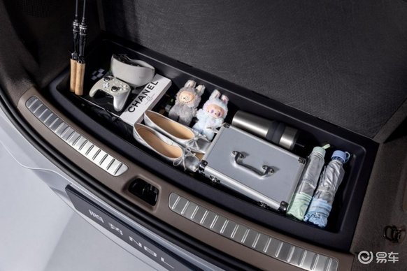 全系标配易三方、云辇-A 腾势N8L售价29.98万起