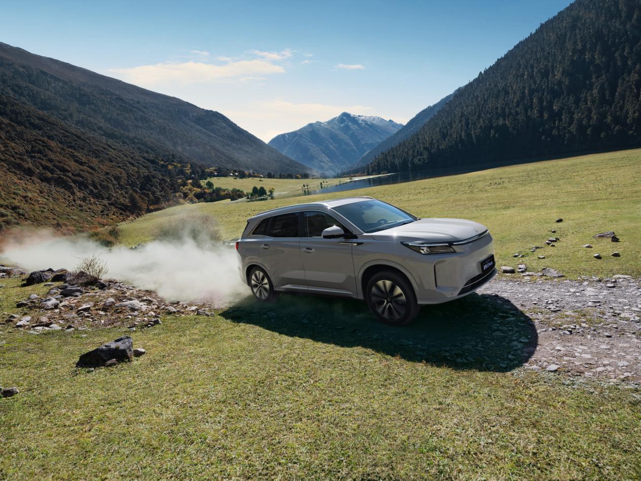 硬杠主流插混SUV,第三代蓝电E5 PLUS强敌本敌!